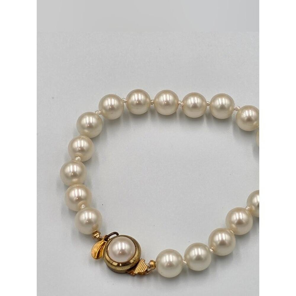 Premier Design Faux Pearl Knotted Strand Bracelet Gold Tone Logo Clasp 7.75"